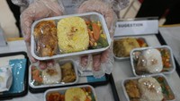 Kementerian Agama melaksanakan tes makanan untuk memastikan standardisasi makanan yang disajikan kepada jemaah calon haji selama berada dalam pesawat saat penerbangan ke Tanah Suci.
