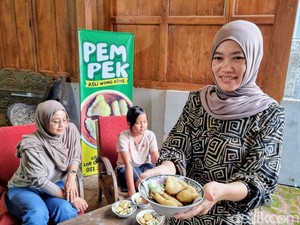 IRT di Ponorogo Raup Belasan Juta dari Dagang Pempek Palembang