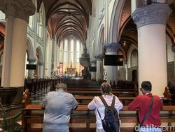 Jemaat Katedral Jakarta Kenang Kunjungan Paus Fransiskus ke RI: Merakyat Banget