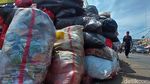 Jorok! Sampah Menggunung Dekat Pasar Ciputat