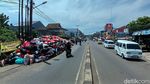 Jorok! Sampah Menggunung Dekat Pasar Ciputat