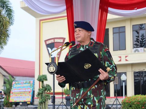 Kapolda Kalsel Irjen Rosyanto Yudha Hermawan saat memberikan arahan