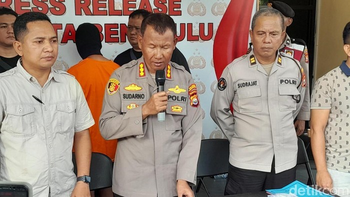 Kapolresta Bengkulu Kombes Sudarno menjelaskan kasus 2 anak ditemukan tewas dalam karung