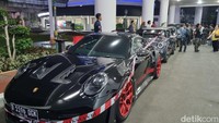 Kejaksaan Agung menyita sejumlah mobil dari tersangka kasus suap dalam pemberian vonis lepas pada perkara korupsi ekspor crude palm oil (CPO) atau bahan baku minyak goreng. Mobil-mobil yang disita itu mulai dari Ferrari hingga Lexus. Taufiq Syarifudin/detikcom