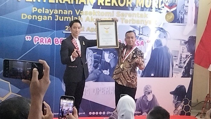 Kemendukbangga pecahkan rekor MURI untuk vasektomi (Maulani/detikcom)