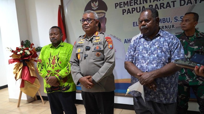 Konferensi pers Forkopimda Papua Barat Daya terkait NFRPB.