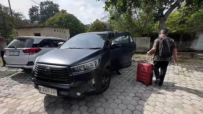 KPK menggeledah kantor Dinas Perkim Lampung Tengah.