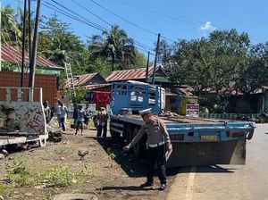 Truk Boks Tabrak Tronton di Jalan Poros Maros-Bone, 1 Orang Tewas