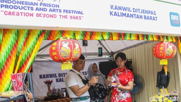 Beragam karya warga binaan seluruh Indonesia dipamerkan dalam Indonesian Prison Products and Arts Festival (IPPA Fest) di Lapangan Banteng, Jakarta. Yuk lihat.