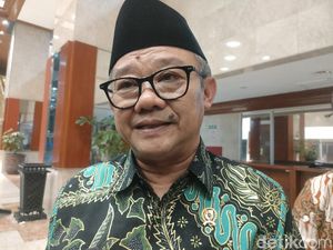 Video: MK Putuskan SD-SMP Gratis, Mendikdasmen Tunggu Arahan Presiden