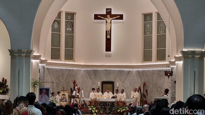misa oktaf paskah gereja katedral surabaya