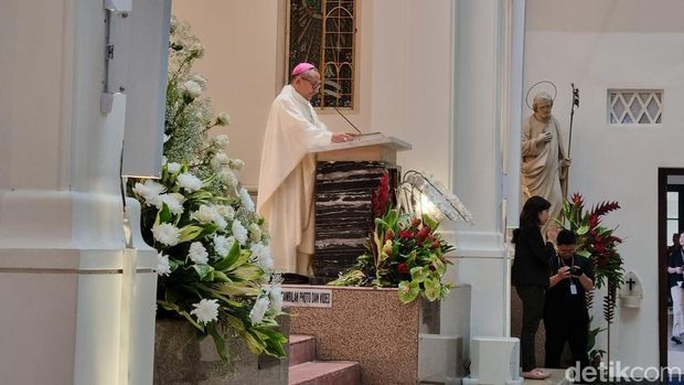 misa oktaf paskah gereja katedral surabaya