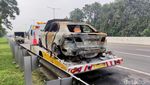Kebakaran Mobil Mazda 6 di Tol Waru sempat Membuat Macet