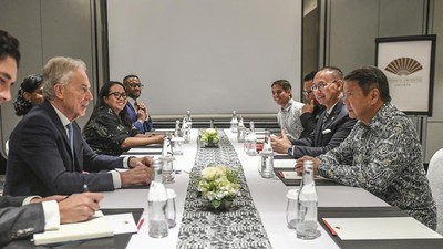 Momen Adik Prabowo Bertemu Mantan PM Inggris Tony Blair