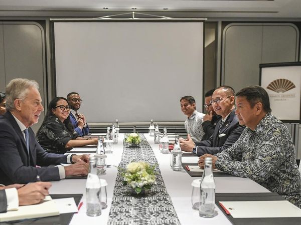 Momen Adik Prabowo Bertemu Mantan PM Inggris Tony Blair
