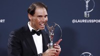 Rafael Nadal menerima penghargaan Laureus Sporting Icon, Senin (21/4) malam di Madrid, setelah peraih dua kali Laureus World Sportsman of the Year (2011 dan 2021) itu pensiun pada November lalu usai bertanding untuk negaranya dalam ajang Piala Davis. 