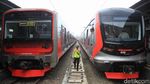 Parade Kereta Ramaikan Satu Abad KRL Beroperasi