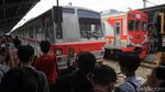 Parade Kereta Ramaikan Satu Abad KRL Beroperasi Parade Kereta Ramaikan Satu Abad KRL Beroperasi