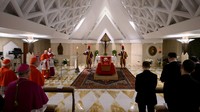 Setelah upacara, apartemen Paus di Casa Santa Marta disegel oleh Camerlengo untuk menjaga keamanan dokumen dan barang-barang pribadi Paus hingga pengganti terpilih. Ritual ini menandai dimulainya masa sede vacante dan persiapan menuju konklaf untuk memilih Paus baru.  