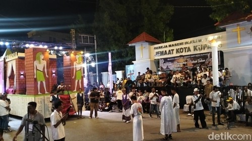 Prosesi Paskah Sinode Pemuda GMIT di Kupang, NTT, Senin (21/4/2025).