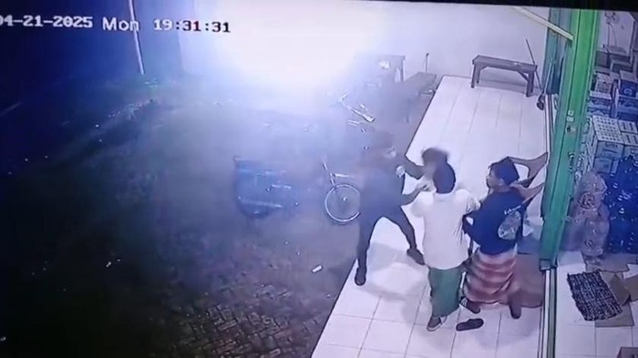 Rekaman CCTV penculikan santri di Pasuruan