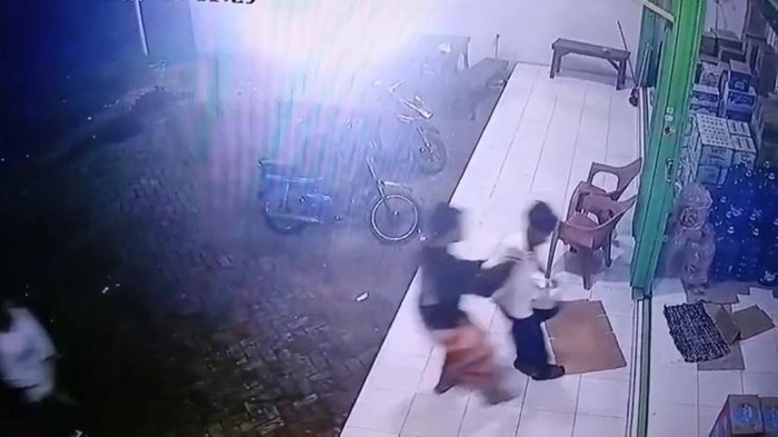 Rekaman CCTV penculikan santri di Pasuruan