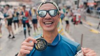 Daniel Mananta juga berhasil mendapatkan Six Star Medal World Major Marathon seperti Ibnu Jamil. Daniel menyelesaikan Boston Marathon dengan waktu 3 jam 38 menit 10 detik. Foto: dok. Instagram Daniel Mananta