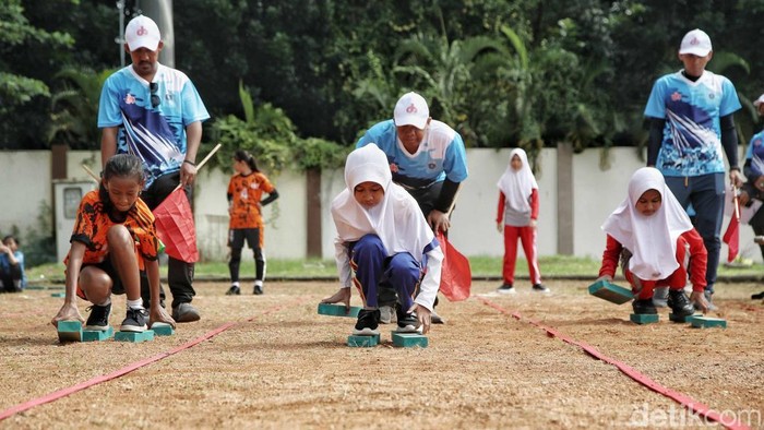 Seru! Ratusan Siswa Ikuti Pekan Olahraga Tradisional Suku Dinas Pemuda dan Olahraga Kota Jakarta Utara menggelar pekan olahraga tradisional. Kegiatan ini diikuti 488 siswa dari 65 sekolah tingkat SD hingga SMA.