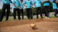 Tujuh cabang olahraga tradisional dilombakan, seperti lari balok, tarik tambang, egrang, terompah panjang, sumpitan, gangsing, dan hadang.