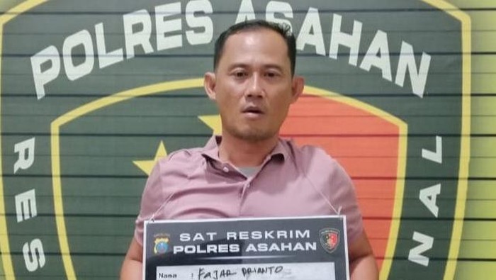 Tampang anggota DPRD Asahan Pajar Prianto yang diamankan soal kasus judi sabung ayam. (Foto: Dok. Polres Asahan).