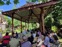 Paus Fransiskus Berpulang, Umat Katolik di Bantul Gelar Doa Rosario