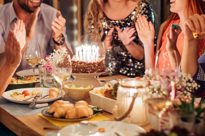 Undang Pesta di Resto Milik Sendiri, Pasangan Ini Tetap Minta Tamu Bayar