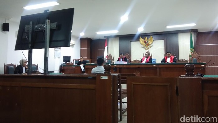Ahmad Susanto menjalani sidang kasus dugaan korupsi dana hibah KONI Makassar di PN Makassar.