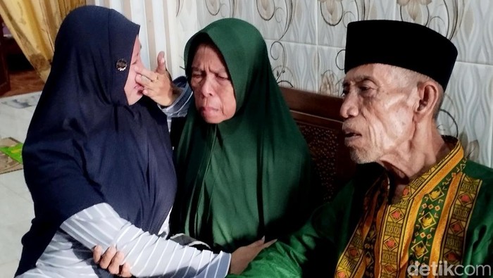 Akiyat calon jemaah haji berusia 99 tahun asal lamongan