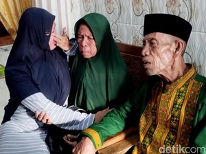 Akiyat, Nenak Asal Lamongan Akhirnya Naik Haji di Usia Hampir Seabad