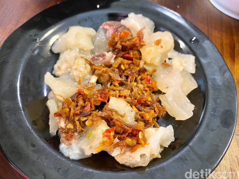 Bakso Cirawang Manja : Pedas Seuhah! Bakso Aci Tulang Rangu Pakai Sambal Kacang Medok