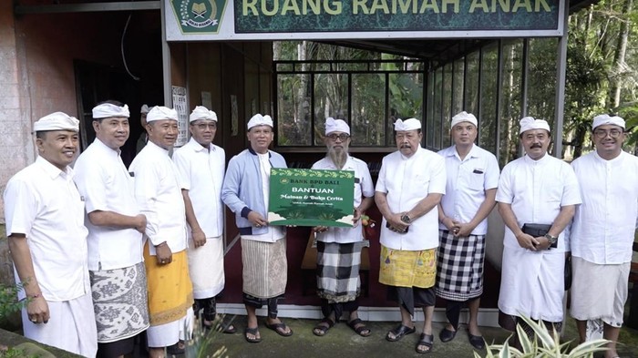 Bank Pembangunan Daerah (BPD) Bali menggelar kegiatan bertajuk Harmoni Spiritual di Pura Luhur Batu Kau, Desa Wongaya Gede, Penebel, Kabupaten Tabanan, Sabtu (19/4/2025). (IST)