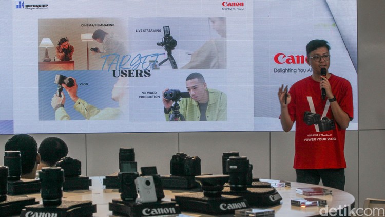 Canon EOS R50V dan PowerShot V