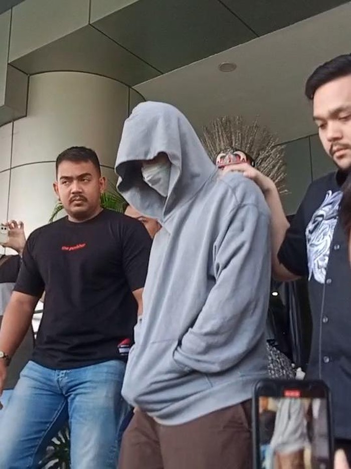 Fachri Albar Fachri Albar di Polres Jakarta Barat.