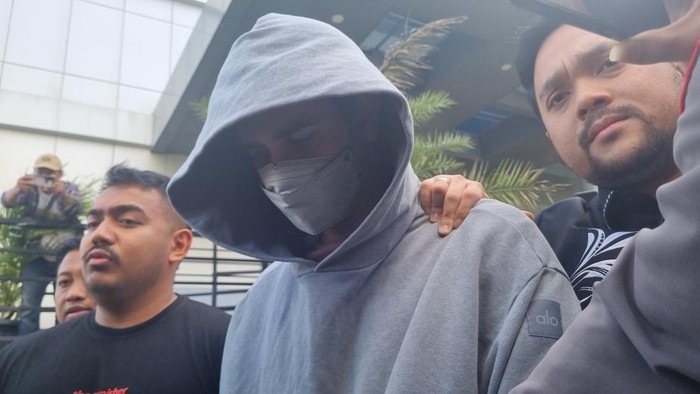 Fachri Albar usai ditangkap karena narkoba (Taufiq/detikcom)