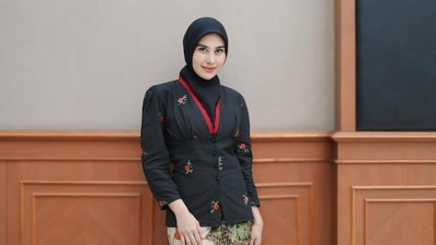Gaya Hijab & Kebaya Artis Jadi Ibu Pejabat di Hari Kartini, Syahnaz Vs Margin