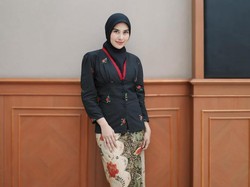 Gaya Hijab & Kebaya Artis Jadi Ibu Pejabat di Hari Kartini, Syahnaz Vs Margin