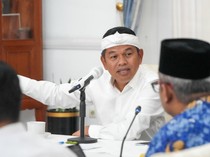Video Dedi Mulyadi soal Siswa Nakal Dikirim ke Barak, Mendikdasmen: No Comment