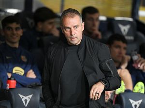 Barcelona Mubazir Peluang, Flick Tetap Senang