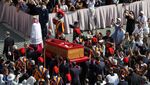 Jenazah Paus Fransiskus Dipindahkan ke Basilika Santo Petrus