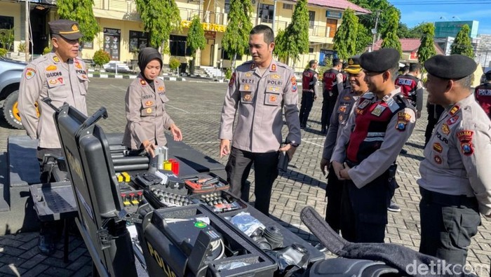 Kapolres Situbondo pantau latihan dalmas