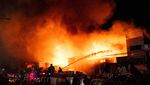 Kawasan Padat Penduduk di Manila Terbakar Hebat