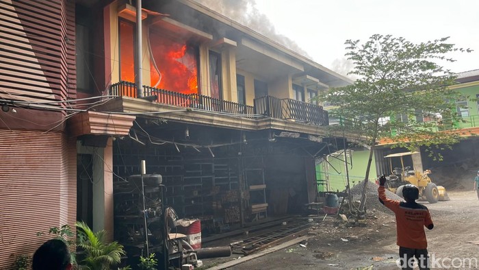 Kebakaran di Mojokerto