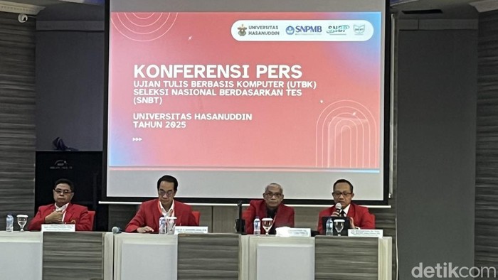 Konferensi pers pelaksanaan UTBK SNBT di Unhas.