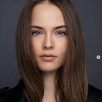 Berkat didikan dan bimbingan yang baik dari orang tuanya, Kristina menjalani kehidupan yang normal di luar pekerjaan sebagai model, seperti remaja seusianya. Foto: Instagram